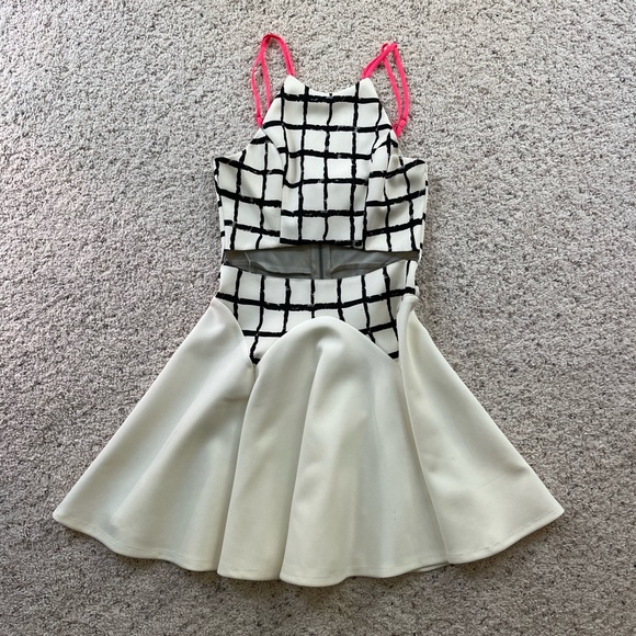 Boutique dress - Picture 1 of 3